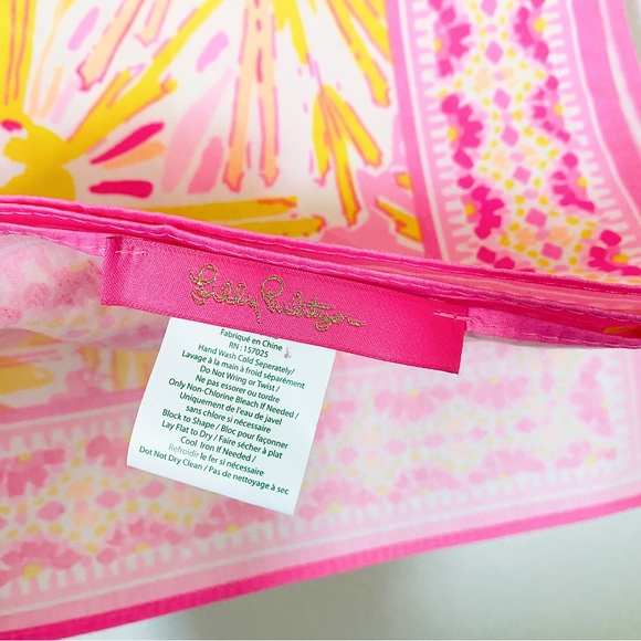 NWOT Lilly Pulitzer Scarf - Picture 4 of 4